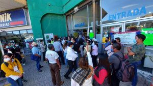 Soapap clausura Plaza San Pedro y hasta amenaza con desalojar a los locatarios