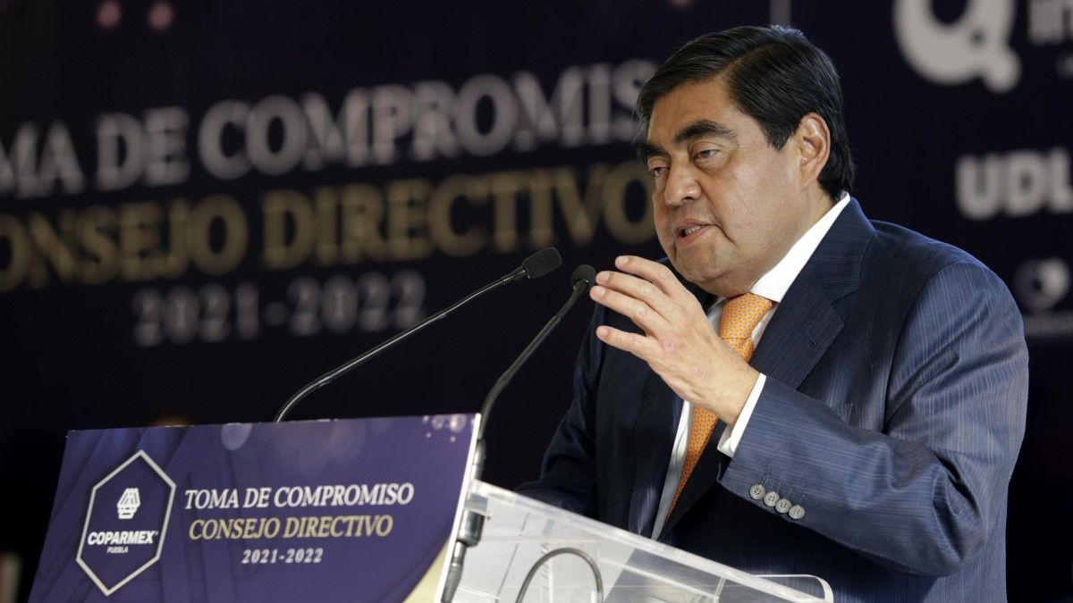 Empresarios de las c&aacute;maras en Puebla no son los m&aacute;s importantes: Barbosa