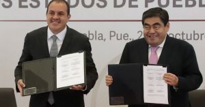 Barbosa firma acuerdo de seguridad con Cuauht&eacute;moc Blanco