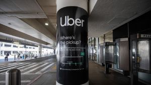 Demandan a Uber por cobrar tarifa adicional a persona con discapacidad en EU