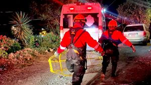 PC rescata a hombre de un barranco cerca de la autopista México-Puebla