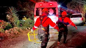 PC rescata a hombre de un barranco cerca de la autopista M&eacute;xico-Puebla
