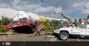 Vuelca pipa de gas en Huejotzingo; no hubo lesionados