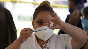 Comienza el registro para que personas mayores de 40 reciban el refuerzo contra la covid
