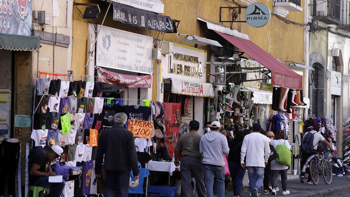 Solo dos organizaciones de ambulantes del centro podr&aacute;n instalarse en la temporada de Guadalupe-Reyes