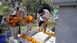 Gobierno de Puebla buscar&aacute; predio para nuevo pante&oacute;n; decesos por covid saturaron los existentes