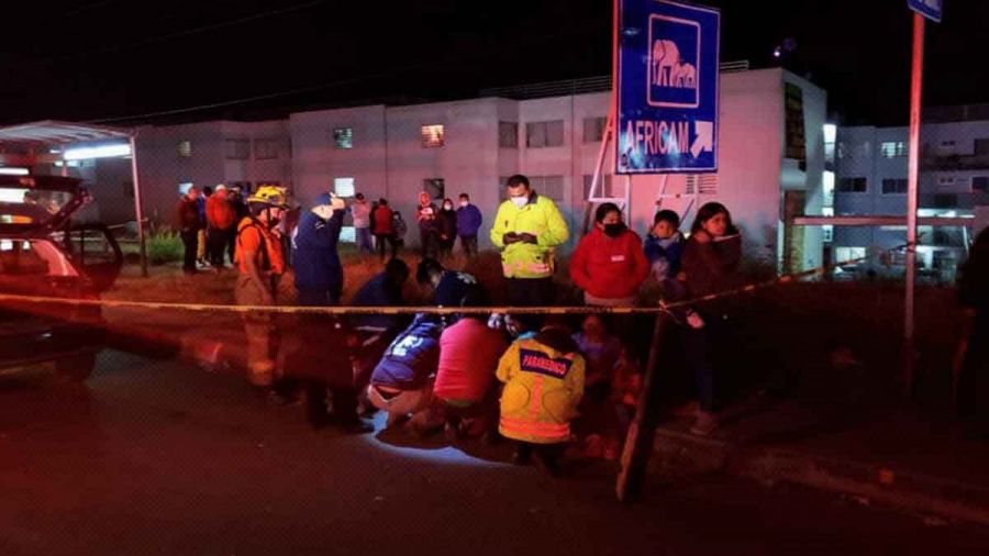 Volcadura de auto deja cuatro lesionados en San Francisco Totimehuacan, Puebla