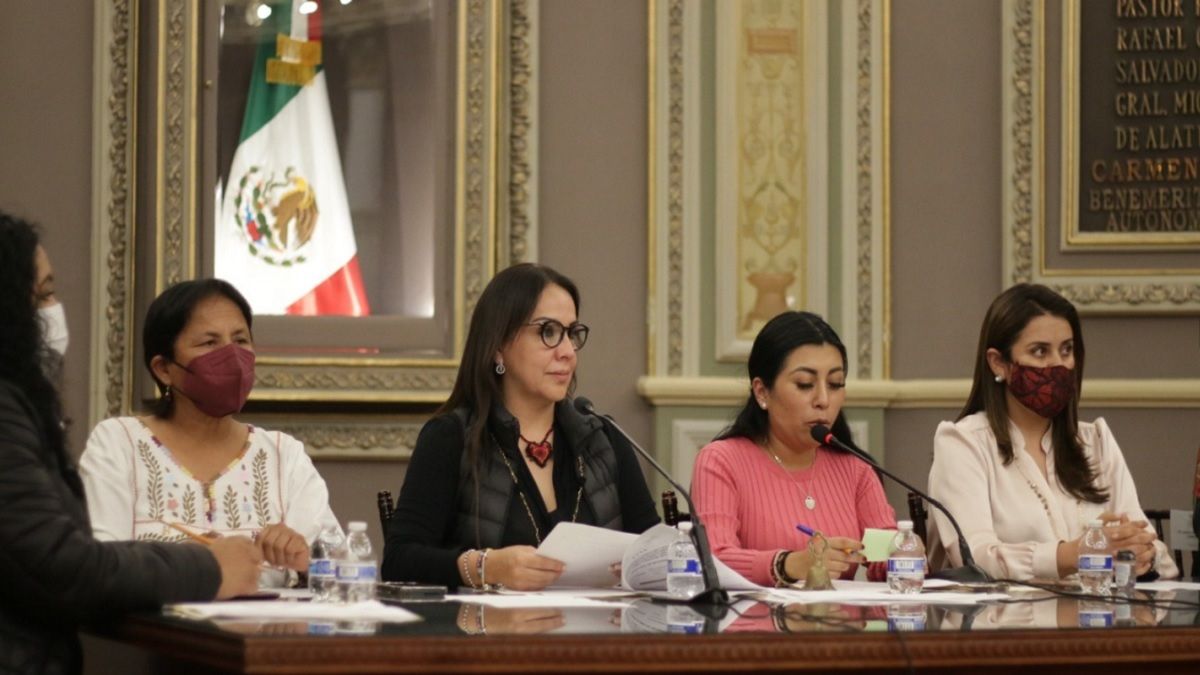 Convoca Comisi&oacute;n Permanente a sesi&oacute;n extraordinaria