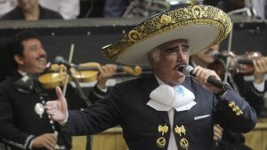 Desde “El rey” hasta “Acá entre nos”: 20 éxitos para recordar a Vicente Fernández