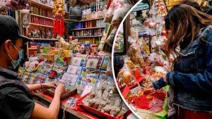 Veladoras, semillas, d&oacute;lares, jabones, son amuletos que buscan los poblanos para recibir el 2022