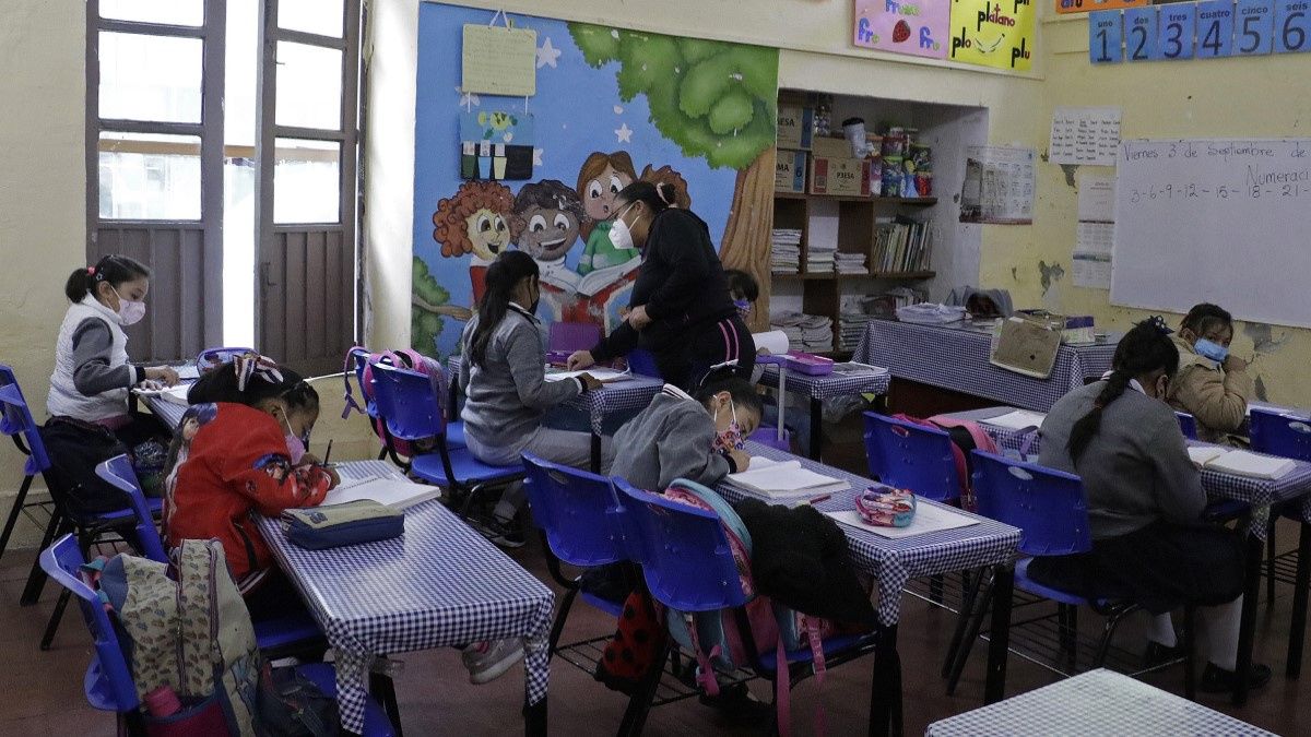 Barbosa confirma que en enero regresa el 100% de alumnos de Puebla a presencial; &ldquo;no pueden seguir en pijama&rdquo;