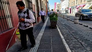 Ayuntamiento de Puebla rehabilitar&aacute; gu&iacute;as podot&aacute;ctiles en el Centro Hist&oacute;rico