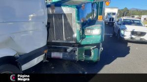 Carambola deja cuatro lesionados en la M&eacute;xico-Puebla; uno qued&oacute; prensado