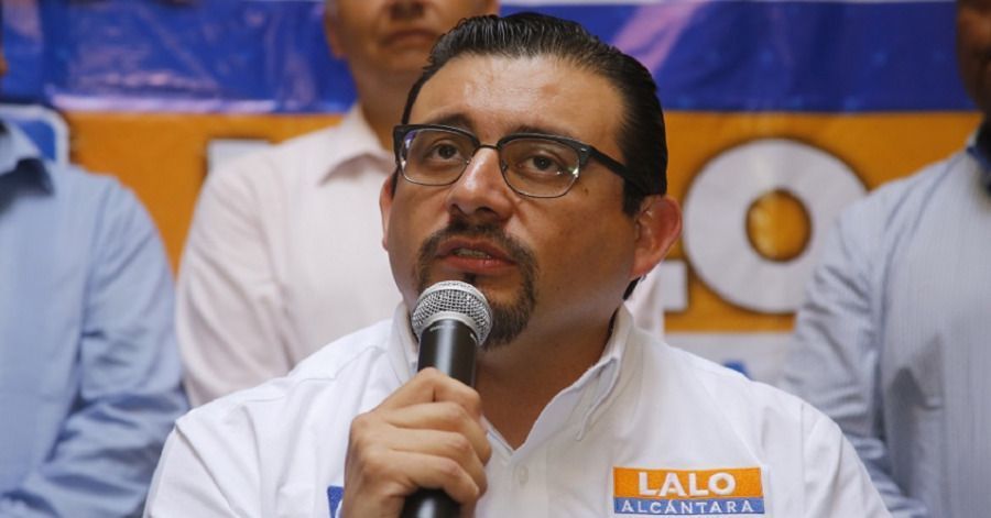 El Tribunal Electoral del Estado de Puebla confirm&oacute; medidas cautelares contra el panista Eduardo Alc&aacute;ntara Montiel por acoso sexual a su compa&ntilde;era de partido, Erika de la Vega.
