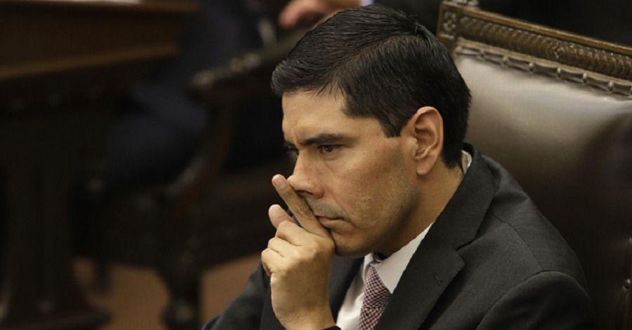 Carlos Morales da positivo a coronavirus y suspende su campa&ntilde;a