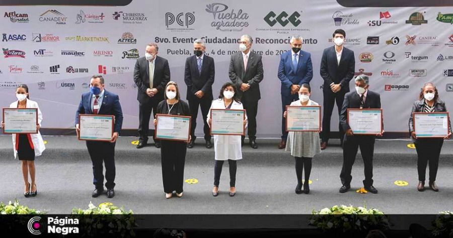 Empresarios de Puebla reconocen a personal de la salud, polic&iacute;as y servidores p&uacute;blicos