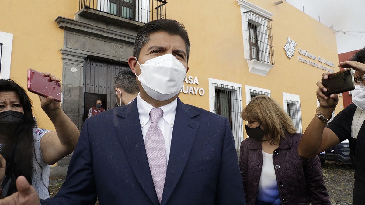 Cabildo le autoriza a Eduardo Rivera solicitar &ldquo;ayuda econ&oacute;mica&rdquo; al gobierno por 14.8 mdp