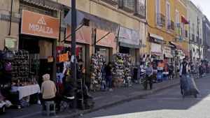 Eduardo Rivera anuncia bolsa de trabajo para ambulantes del Centro de Puebla