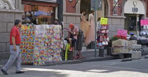 Propone Jos&eacute; Juan Ayala V&aacute;zquez que ubiquen al comercio informal en la explanada del CENHCH para la temporada del Buen Fin.