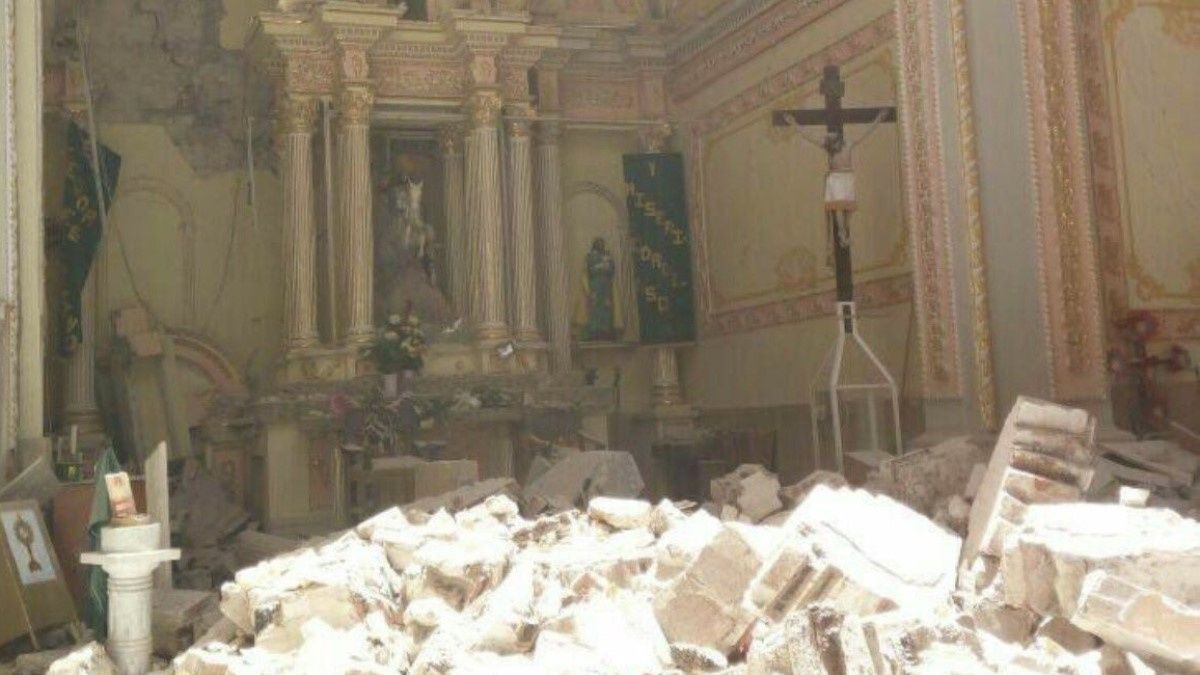 AMLO revisar&aacute; reconstrucci&oacute;n de iglesia en Chila de la Sal afectada por el sismo del 19S