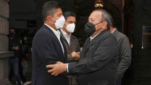 Jesus Zambrano visita Puebla y se re&uacute;ne con Eduardo Rivera