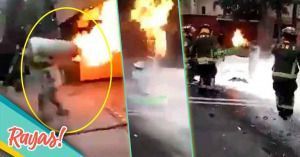 Un bombero de la CdMX arriesg&oacute; su vida al cargar un tanque de gas en medio de un incendio.