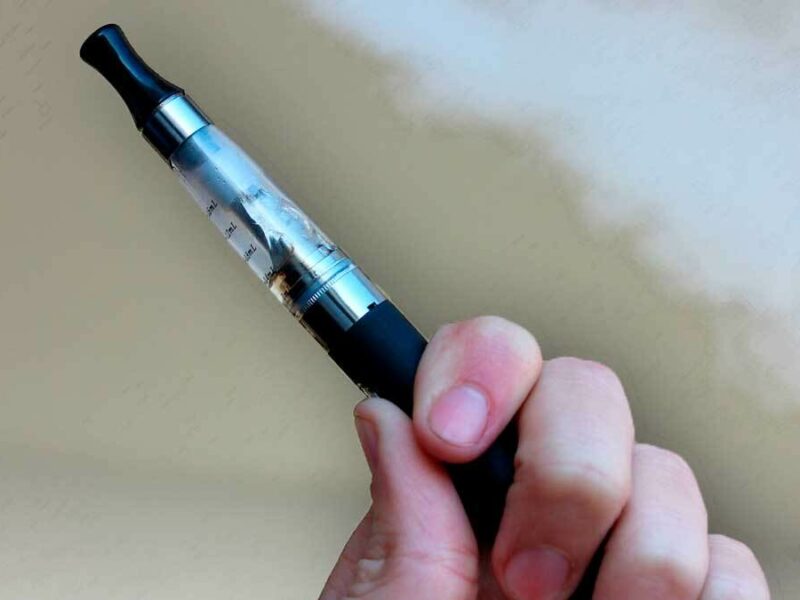 Buscan prohibir el vapeo