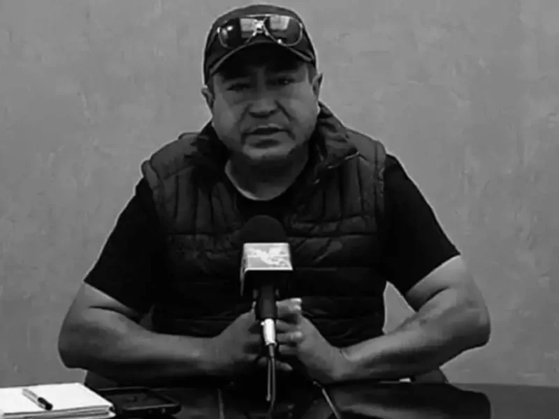 Asesinan al periodista Armando Linares.