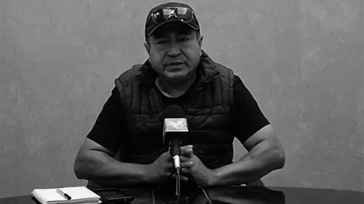 Asesinan al periodista Armando Linares.