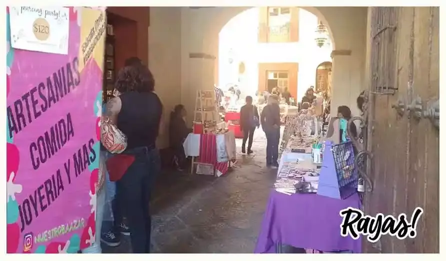 En "Mi Bazar" puedes encontrar accesorios, ropa, y hasta postres.
