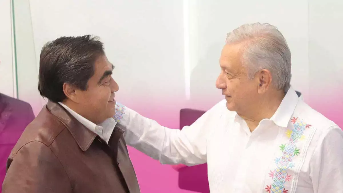 Reunión entre Miguel Barbosa y López Obrador.