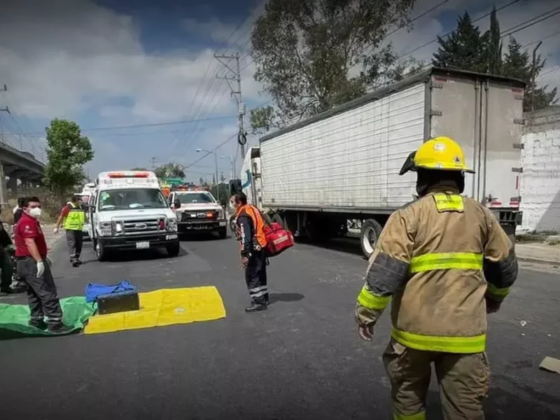 Choque múltiple deja 12 personas lesionadas.