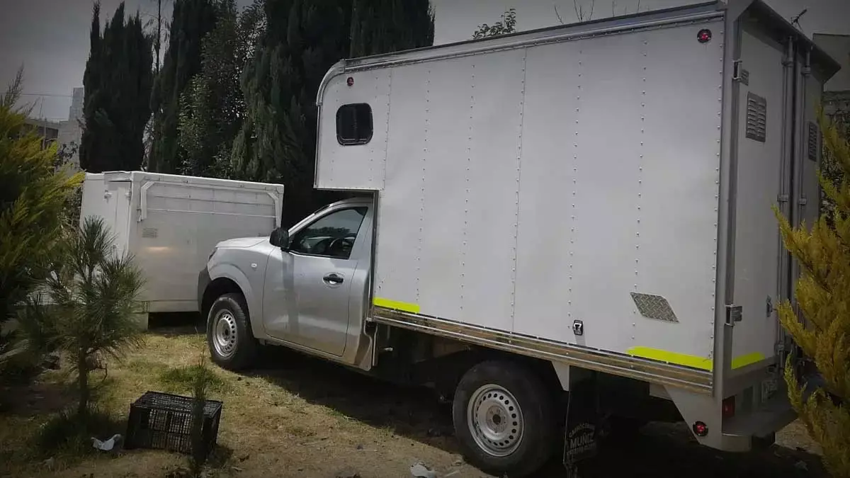 Municipales detienen a ladrones por robo de carga en Puebla.