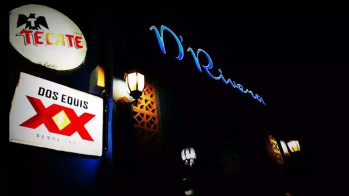 Las escorts usan el bar D'Rivera en Plaza Teohuacán