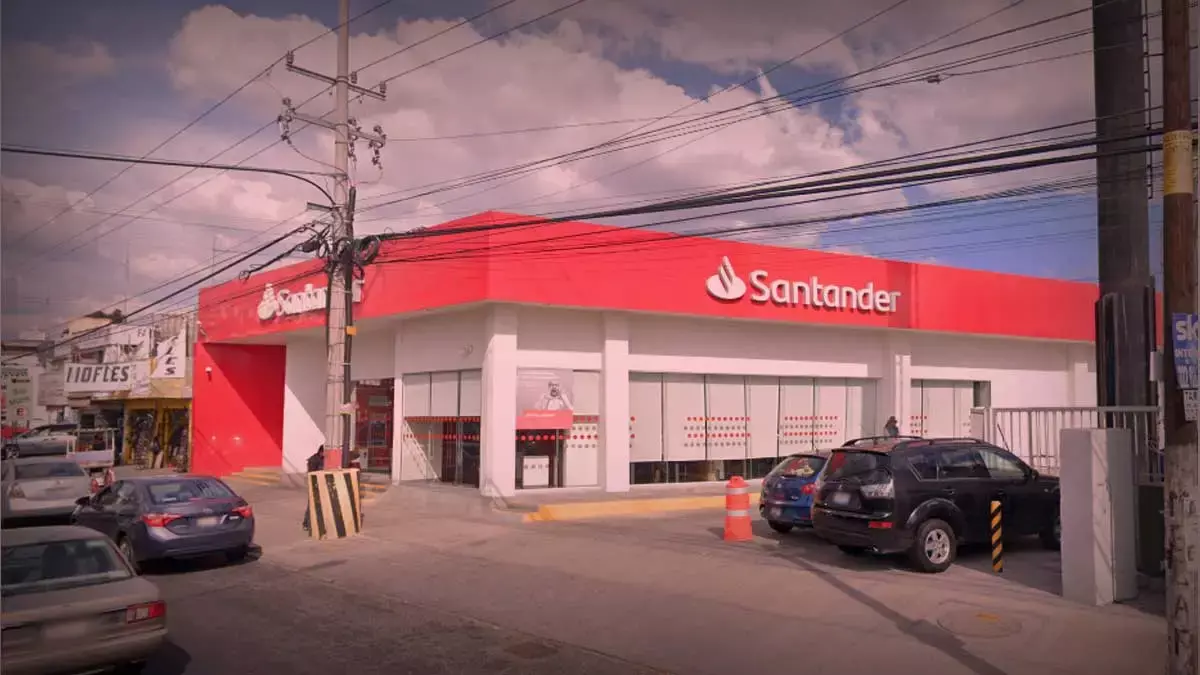 Asaltan a cuentahabiente y le roban 294 mil pesos en Puebla.