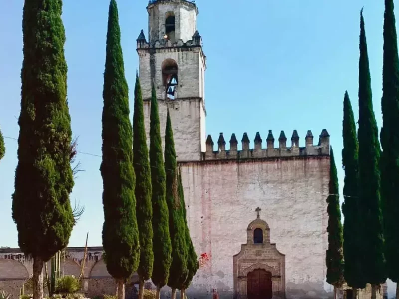Roban alumbrado del exconvento de Tecamachalco