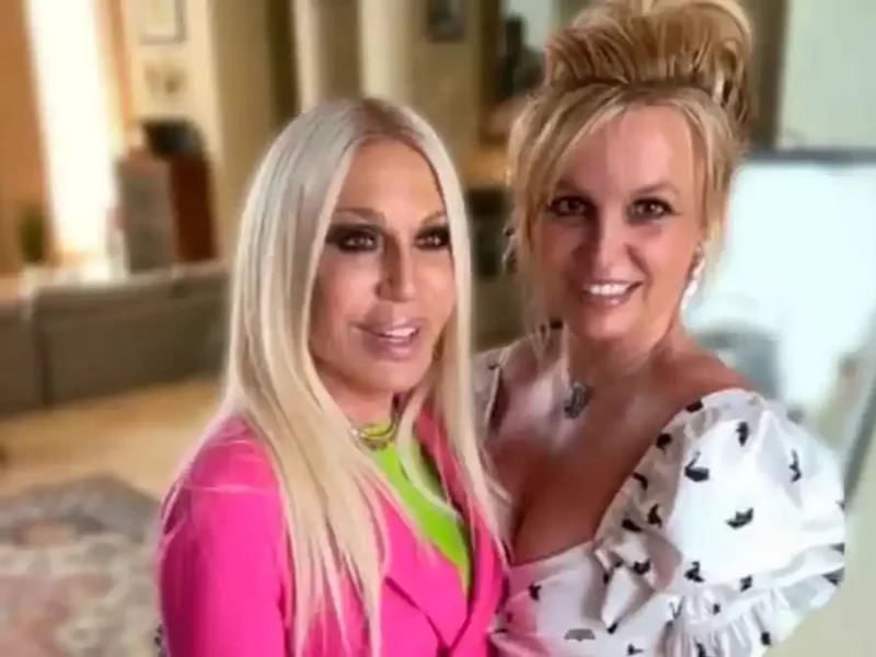 Britney Spears y Donatella Versace se vuelven a reunir