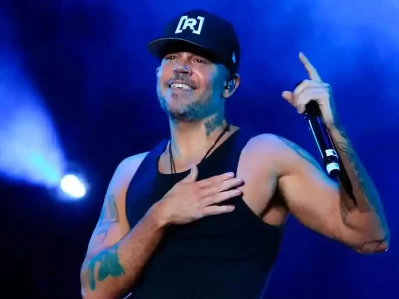 Residente en el Vive Latino cantó "Tiradera".
