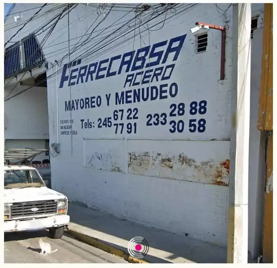 Los trabajadores fueron amarrados en tanto los asaltantes robaron 45 mil pesos resultado de las ventas y también objetos de valor de los empleados, entre ellos cinco celulares y posteriormente se dieron a la fuga. 