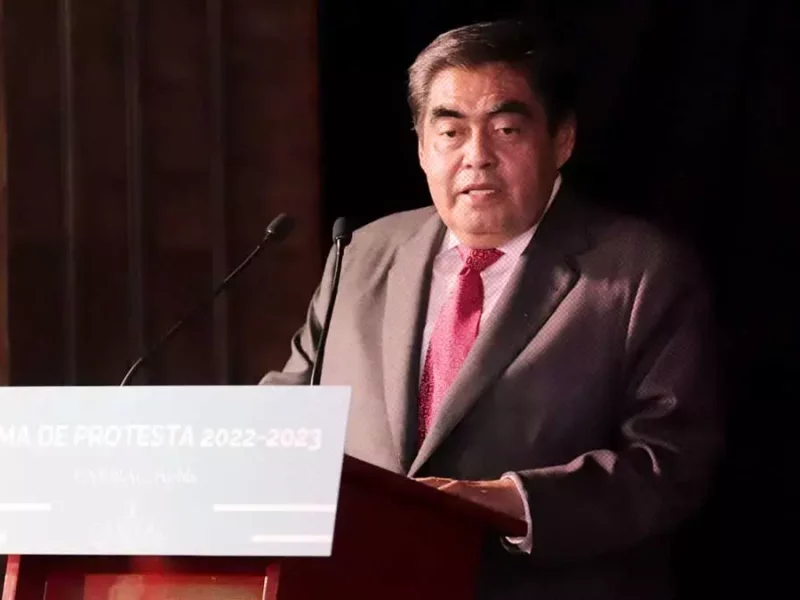 El gobernador acude a la toma de protesta de la Canirac