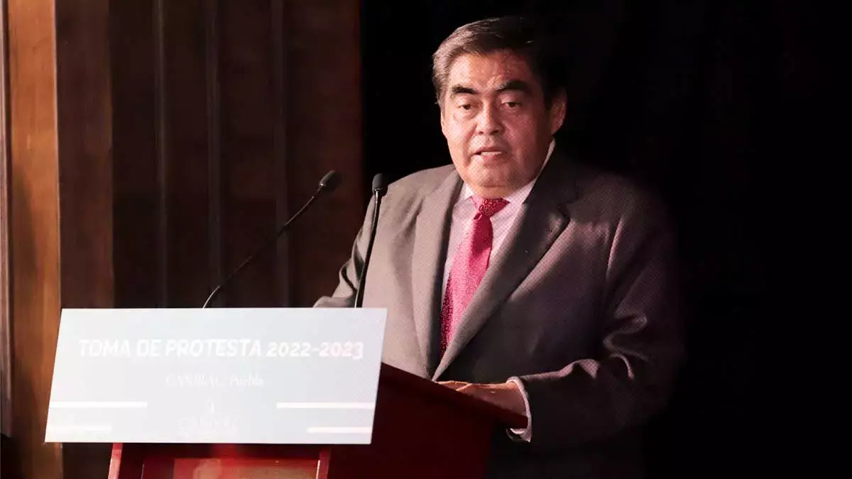 El gobernador acude a la toma de protesta de la Canirac