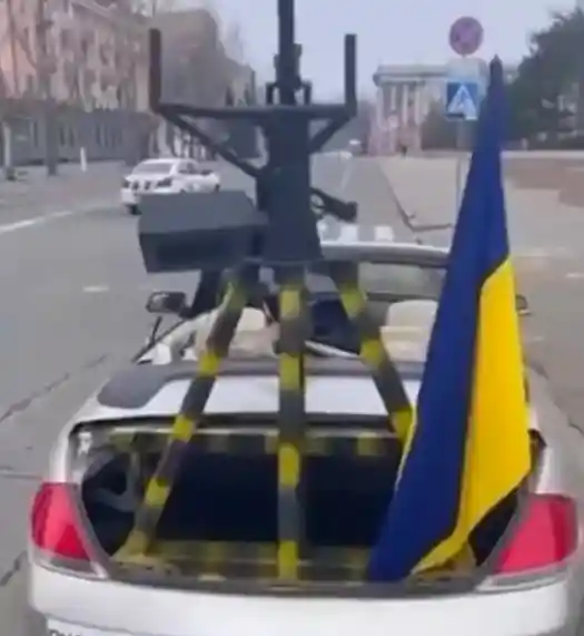 La metralleta es de origen ruso y se utiliza en los tanques T-72.