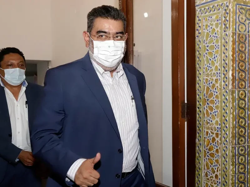 Pide a Rivera reconsiderar el tiempo de concesión de los paraderos