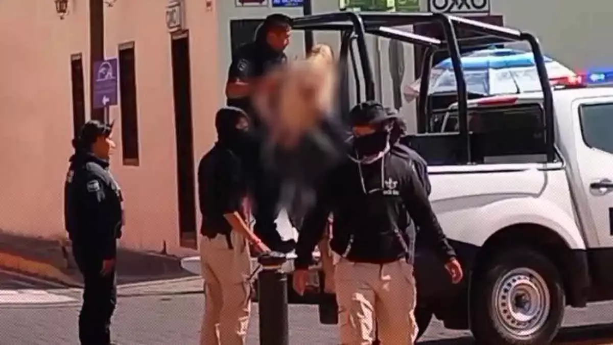 En Pirámide de Cholula detienen a encuerado.