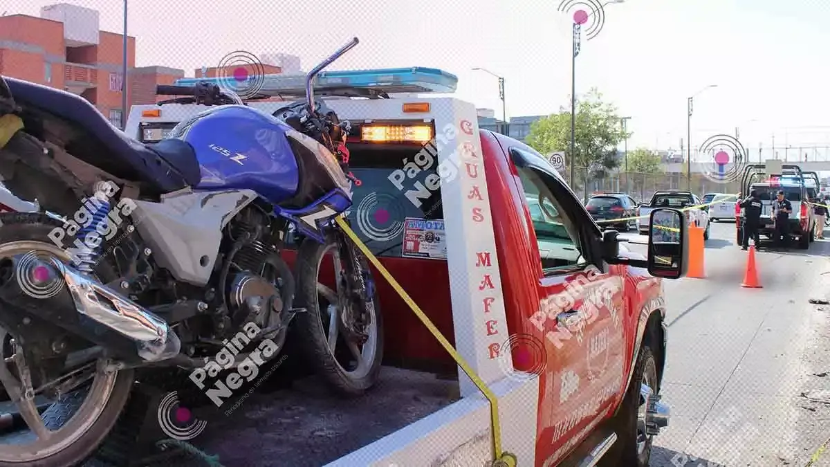 Motociclista muere en el Periférico.