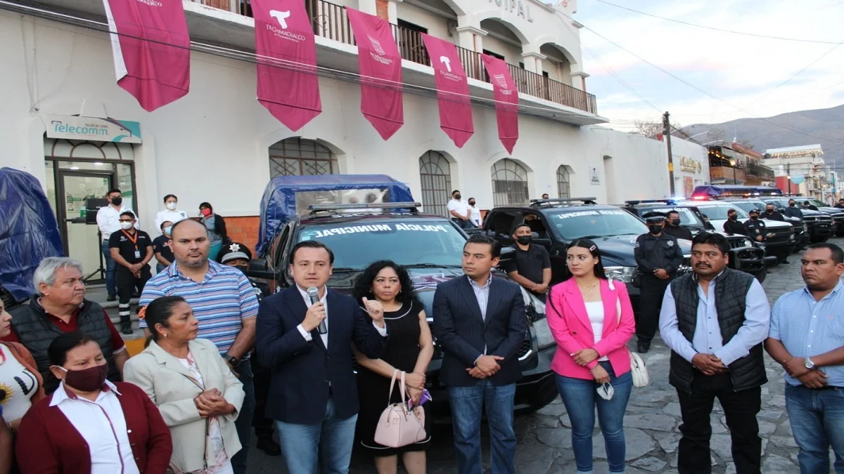 Entregan patrullas para mejorar la seguridad en Tecamachalco.