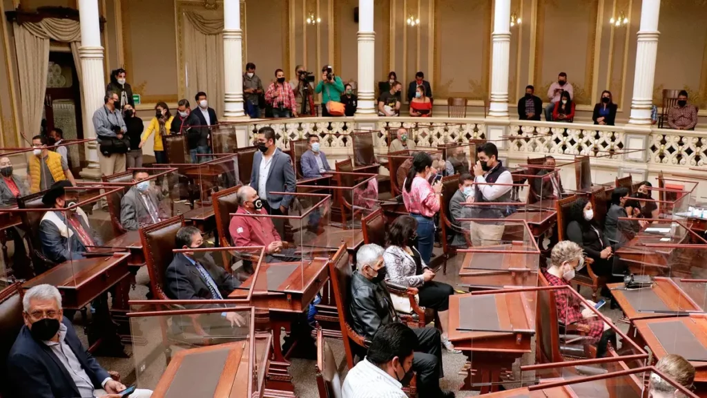 Sancionarán a secretarios que se nieguen a comparecer ante Congreso de Puebla