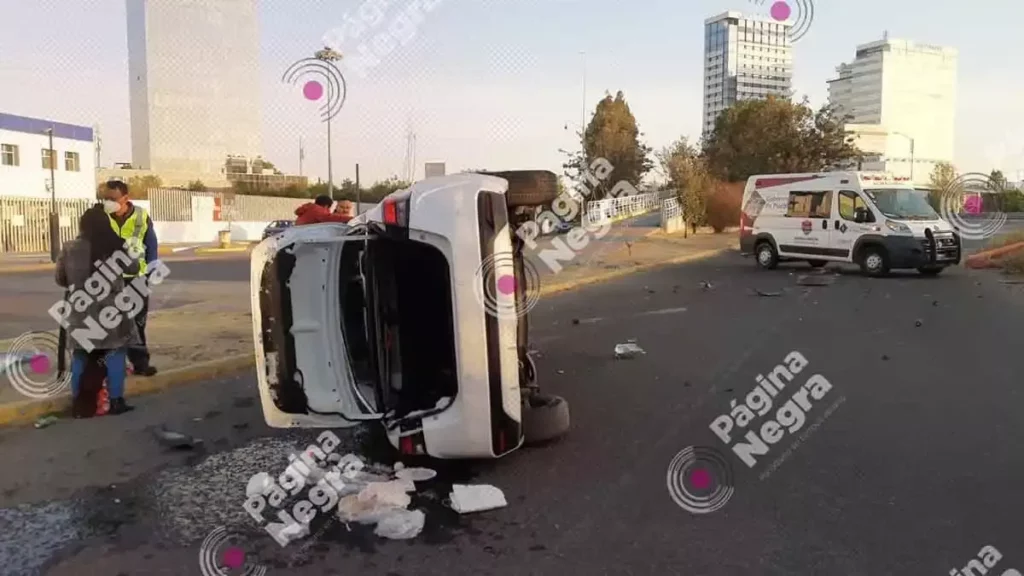 Volcadura en Ciudad Judicial.