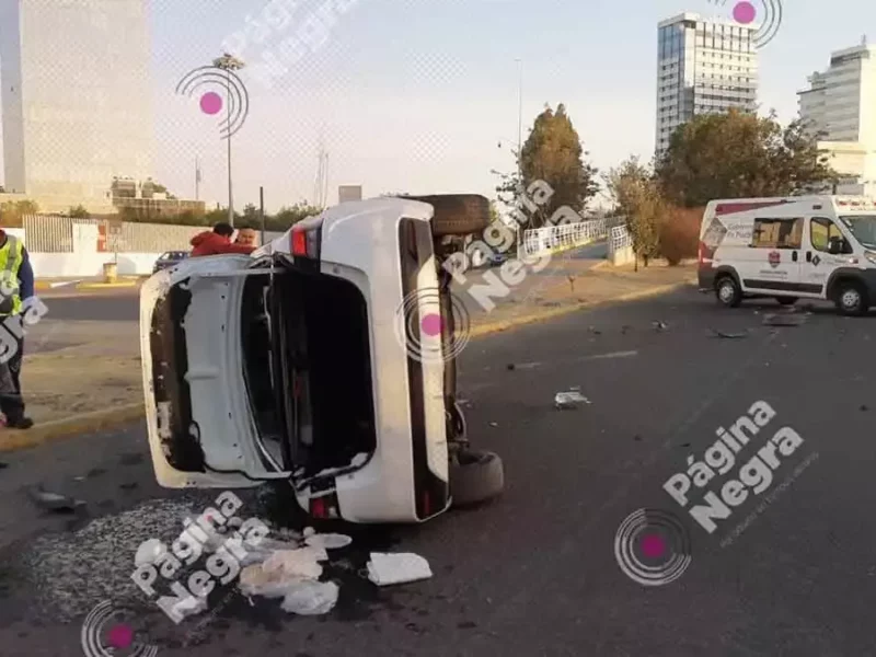 Volcadura en Ciudad Judicial.