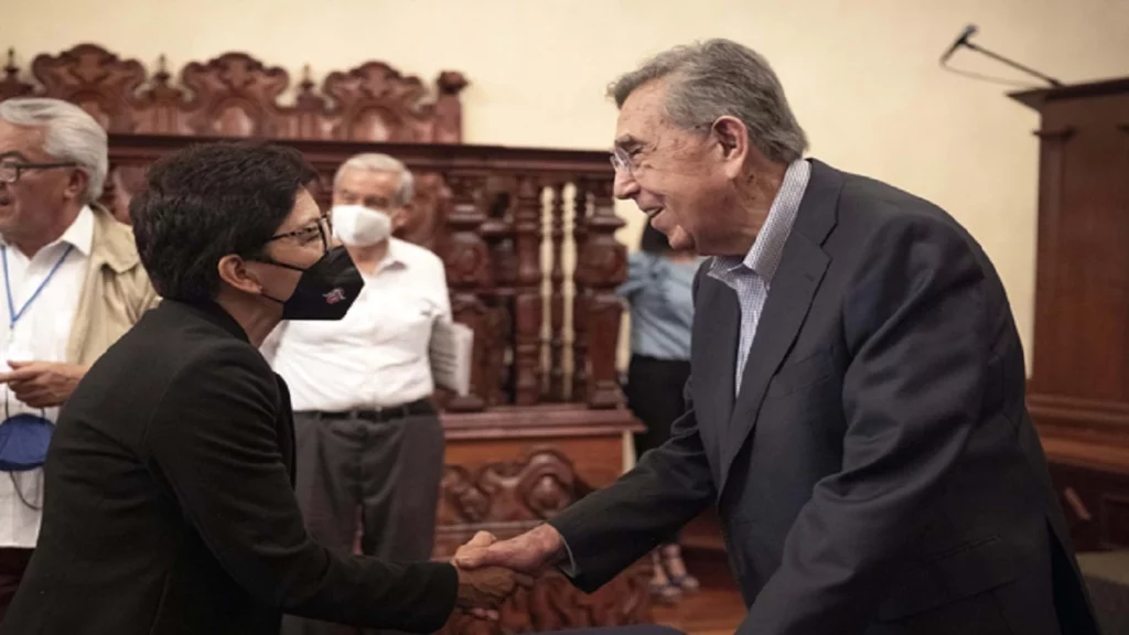 En la Fenali 2022 presentan libro “Por una democracia progresista”.